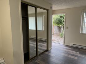 4886 Silverton Rd Ne - Photo 1 of 1