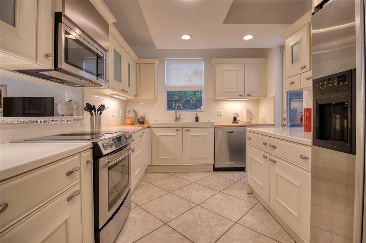 2200 Lincoln Ave #NA - Photo 4 of 15