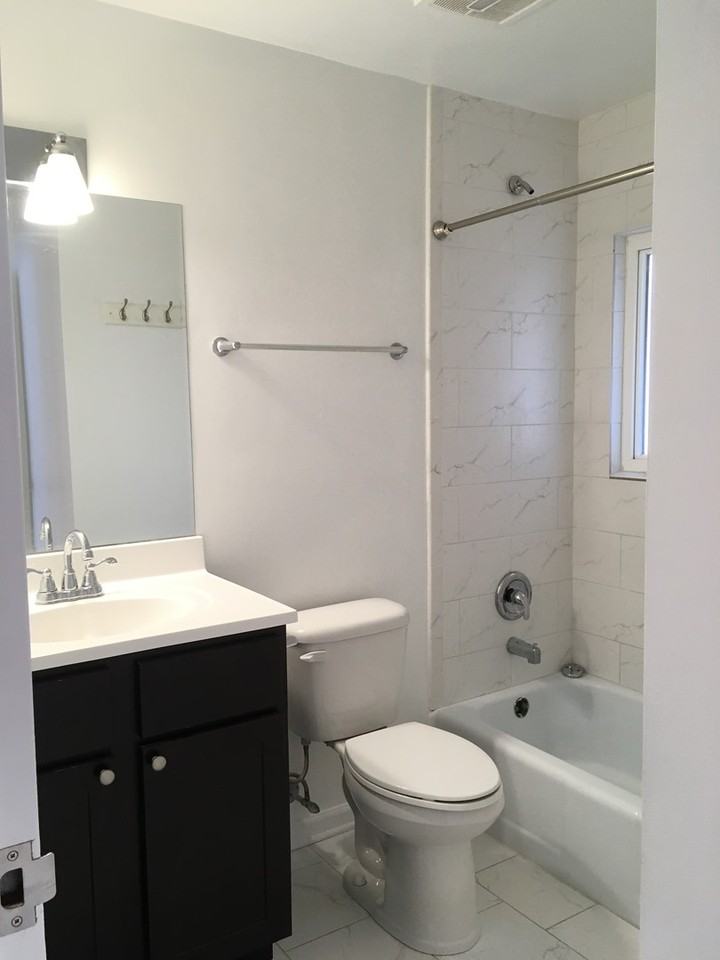 1942 Linden Ave #A - Photo 5 of 8