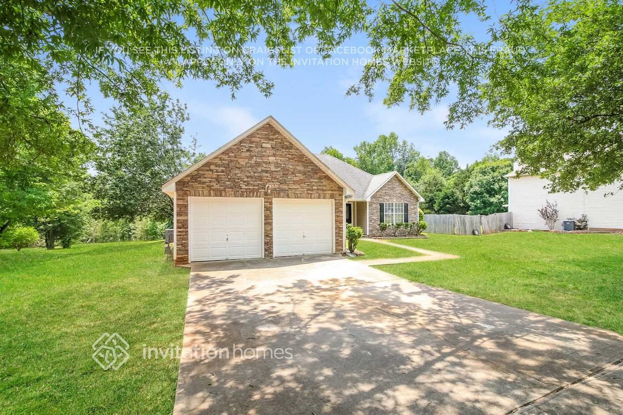 1692 Zacharys Way - Photo 3 of 17