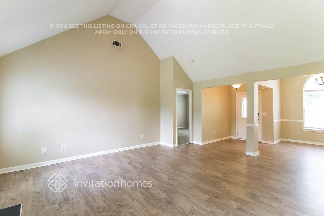 1692 Zacharys Way - Photo 4 of 15