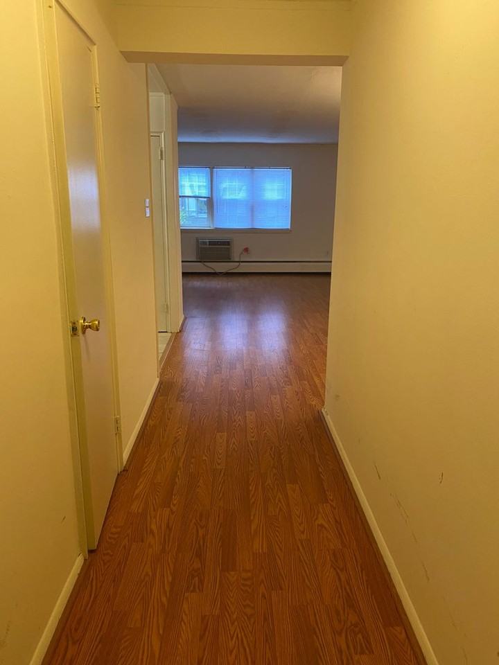 Merioneth Apartments - Photo 5 of 26