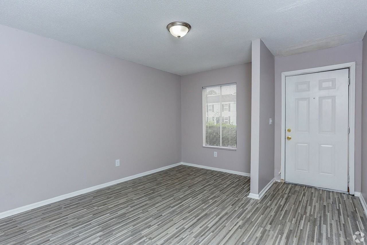 Brierwood Point Apartments - Photo 2 of 9