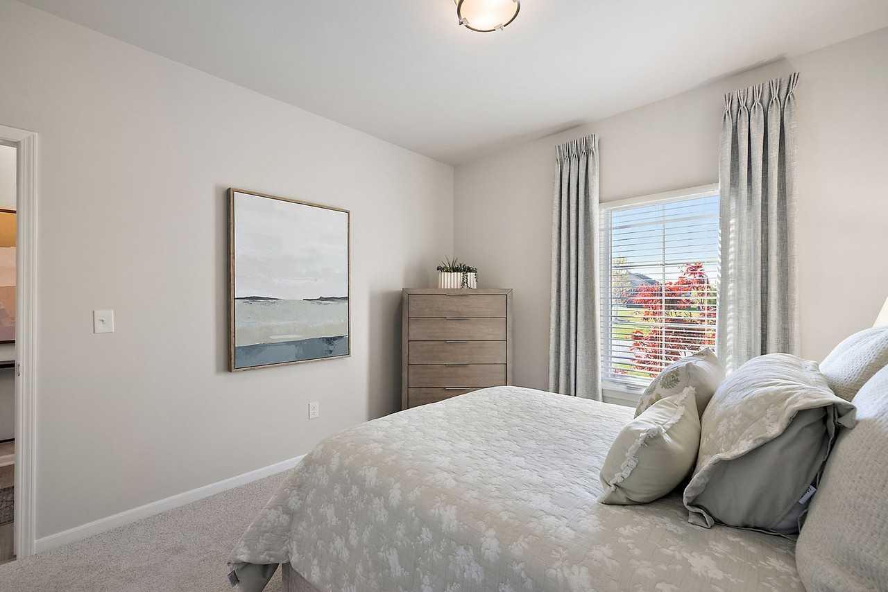 17976 Galleria Ln - Photo 5 of 7