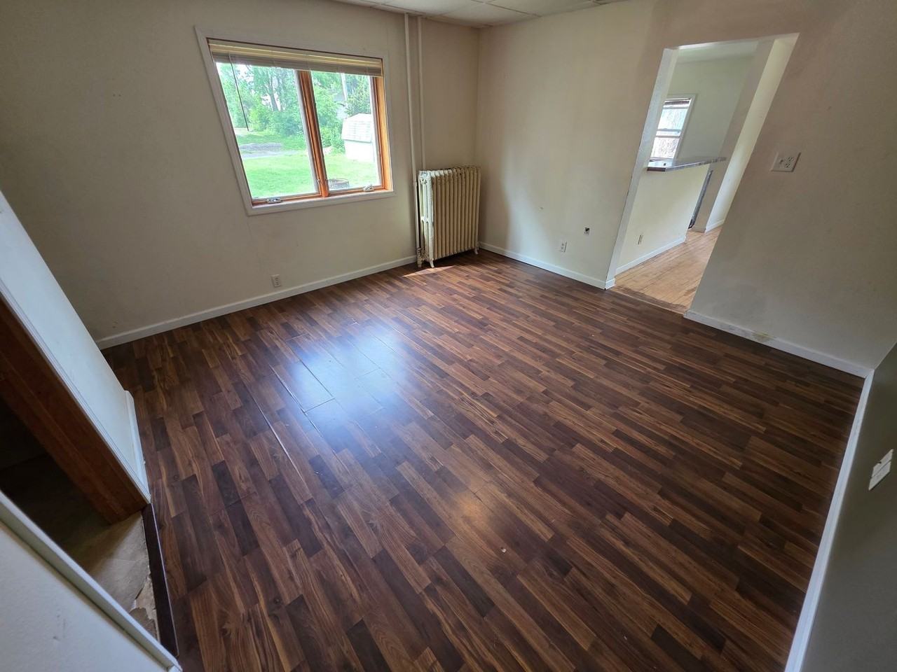 633 Hudson St - Photo 4 of 18