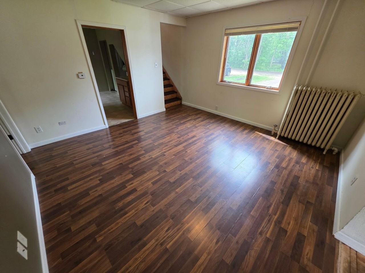 633 Hudson St - Photo 5 of 18