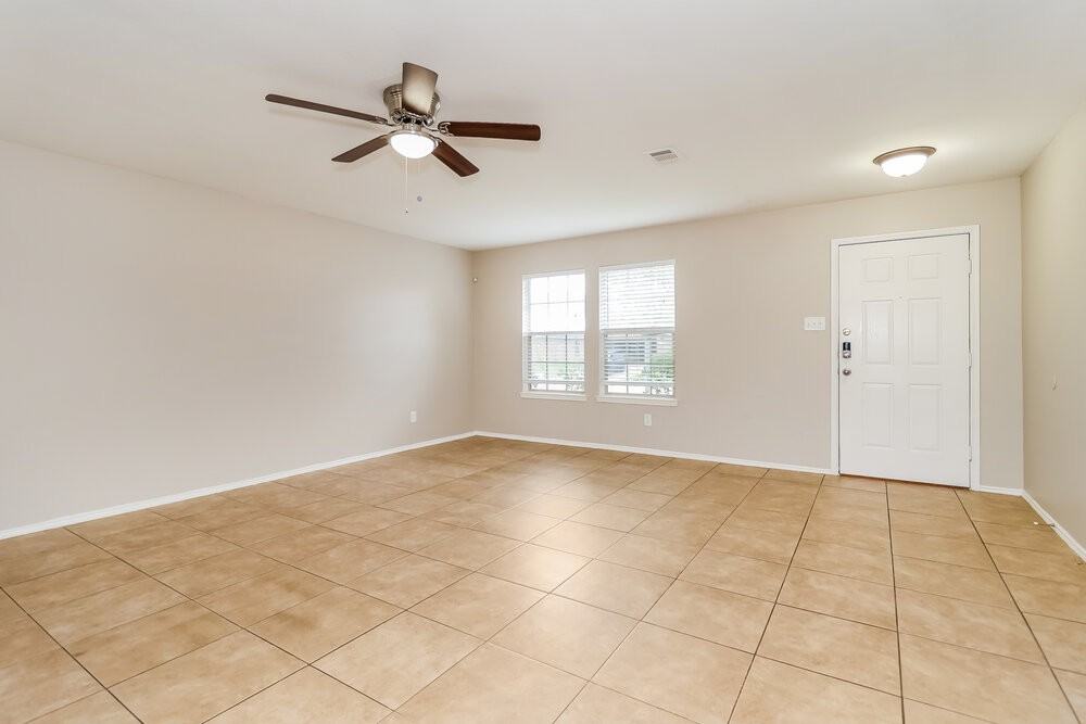 1449 Kramer Ct - Photo 3 of 16