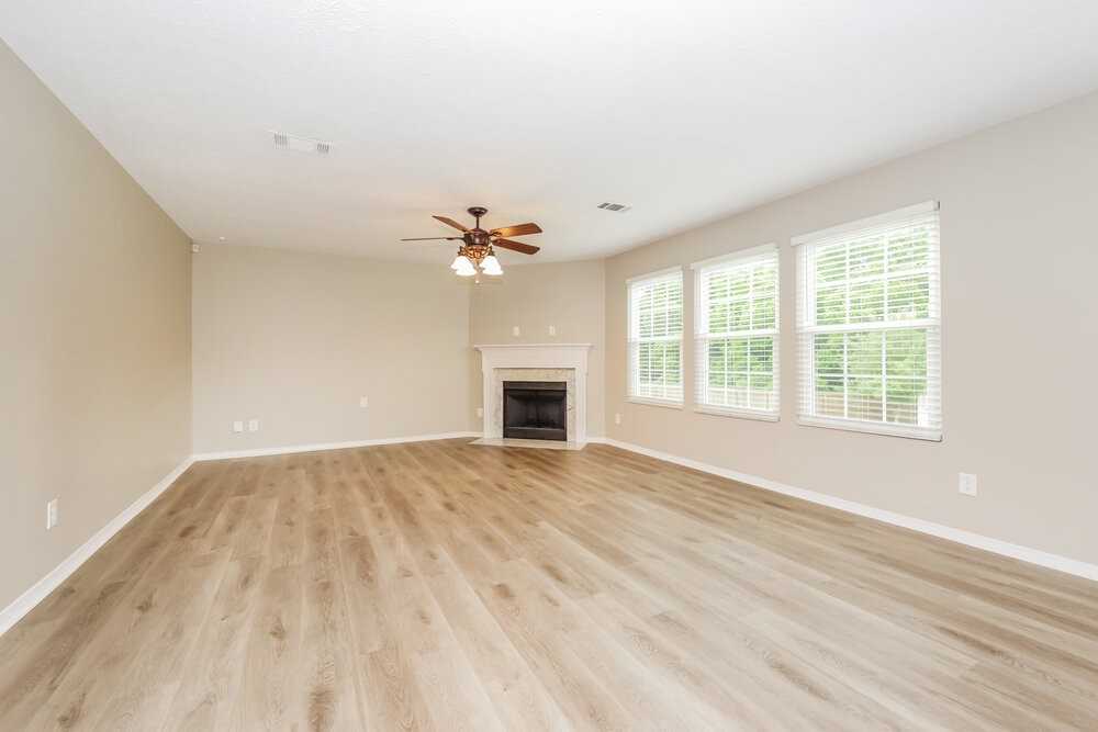 1102 Seven Oaks Blvd - Photo 5 of 18