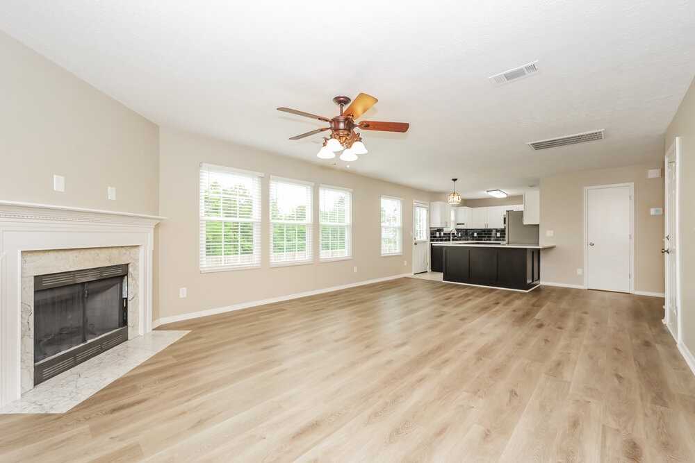 1102 Seven Oaks Blvd - Photo 6 of 18