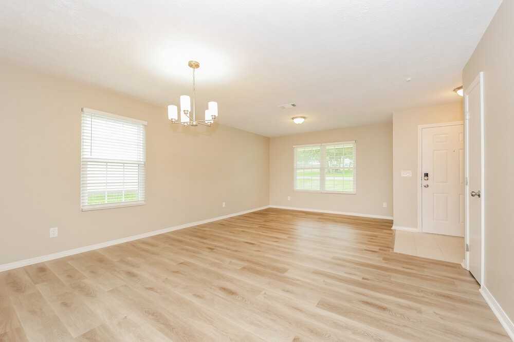 1102 Seven Oaks Blvd - Photo 7 of 18