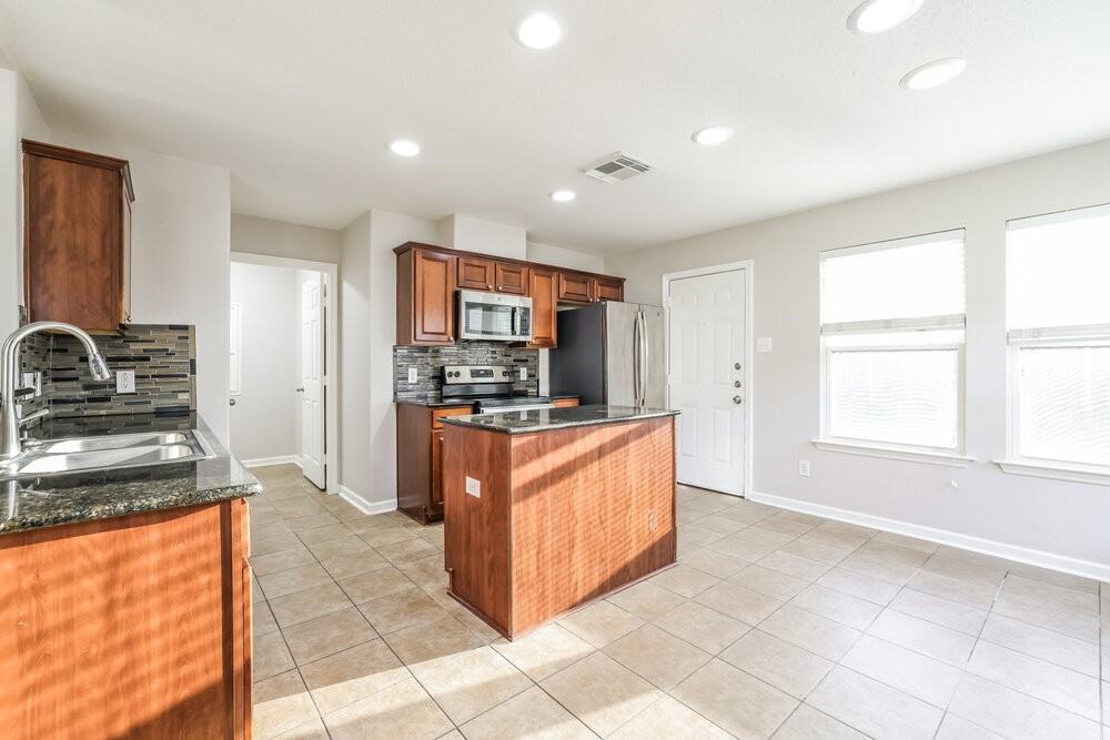 25102 Twister Trl - Photo 5 of 16