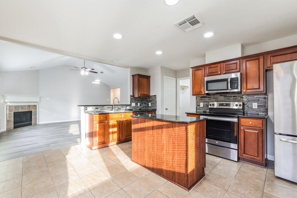 25102 Twister Trl - Photo 6 of 16