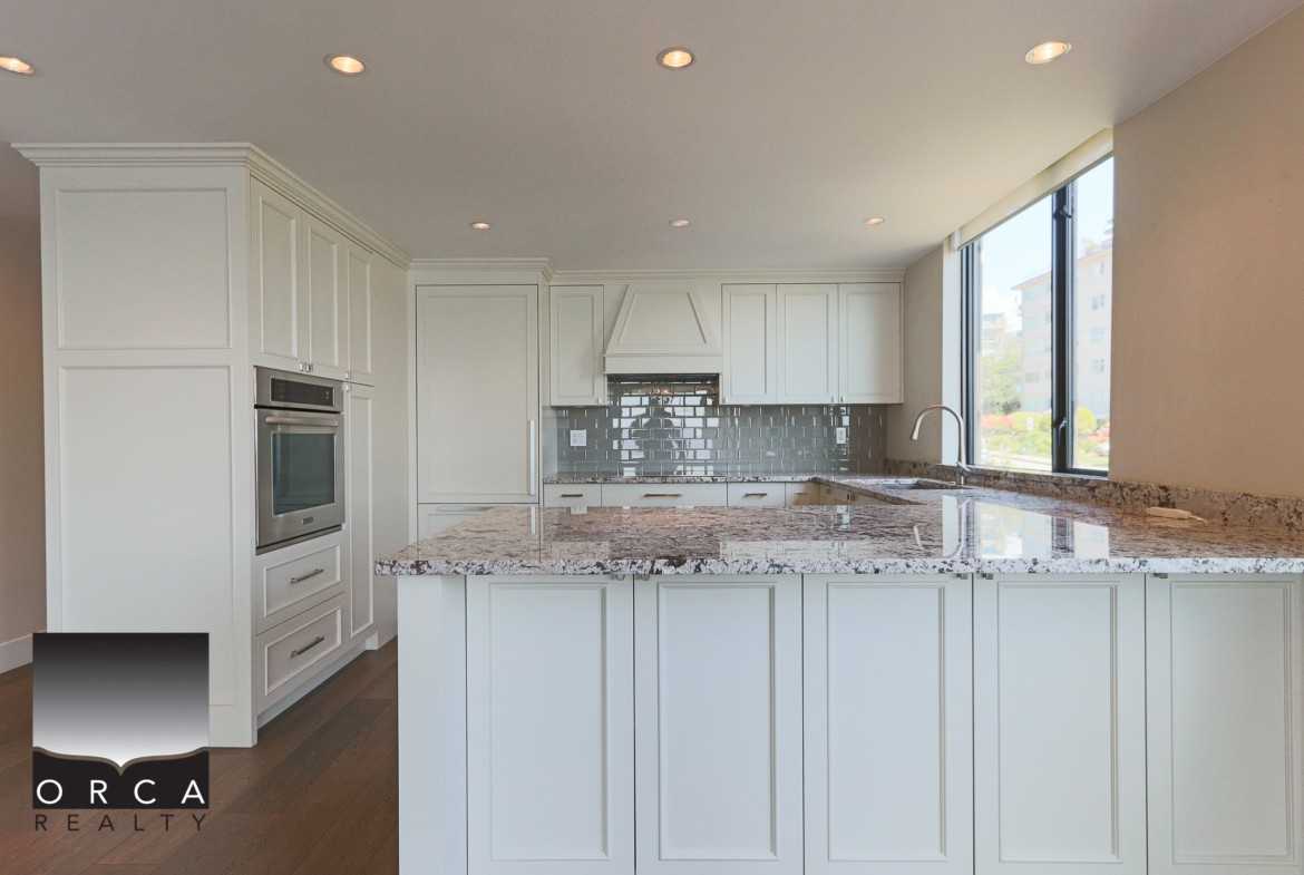 2108 Argyle Ave - Photo 2 of 50