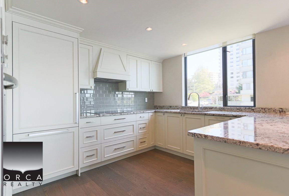 2108 Argyle Ave - Photo 3 of 50