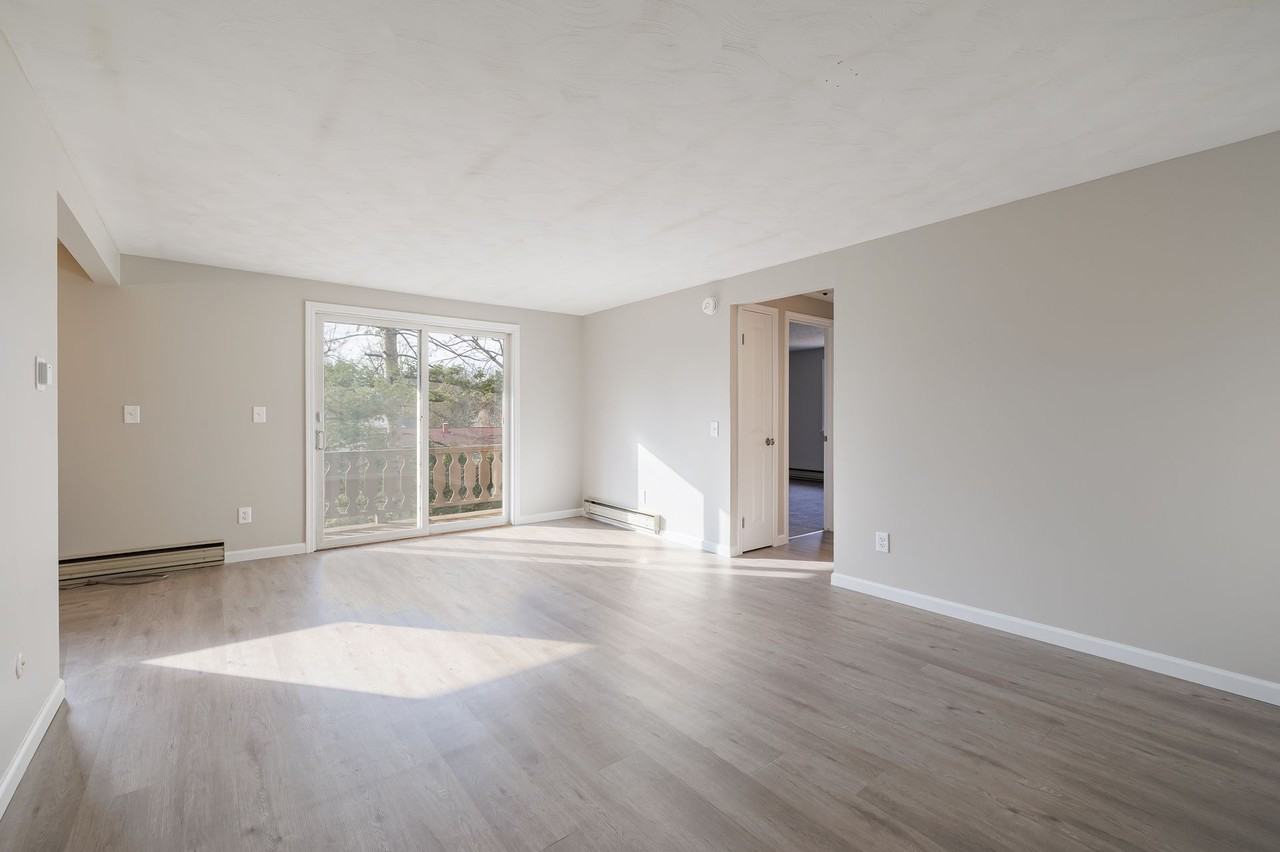 Swiss Chalet Apartments - Photo 2 of 37