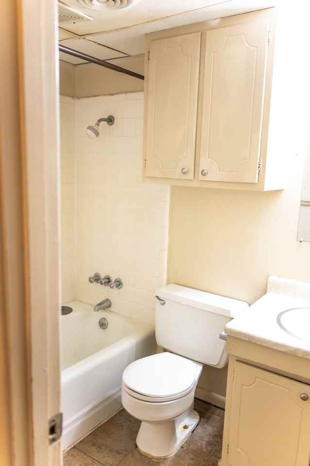 700 Gilman St - Photo 6 of 10