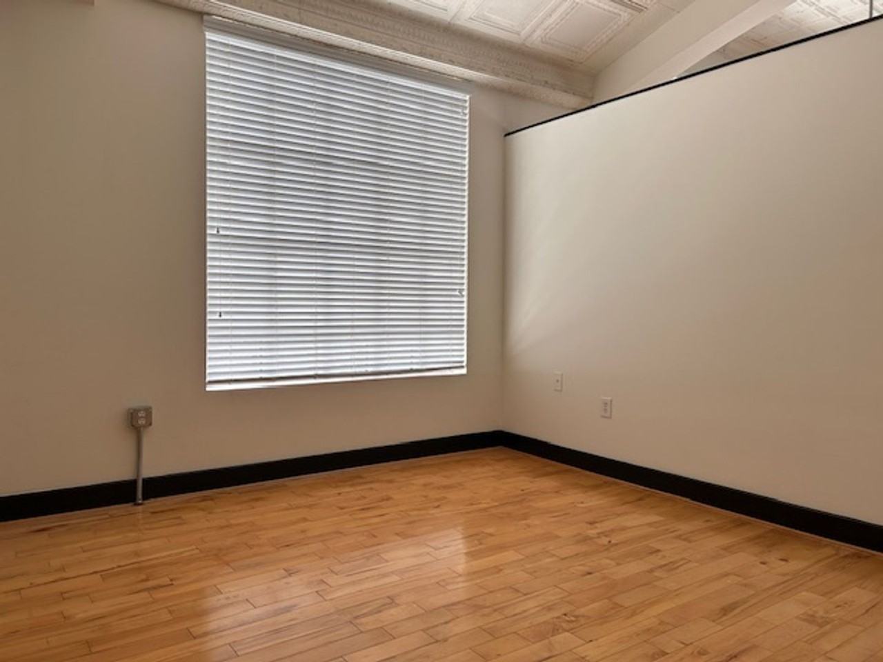 205 E. Broad Street - Photo 4 of 13