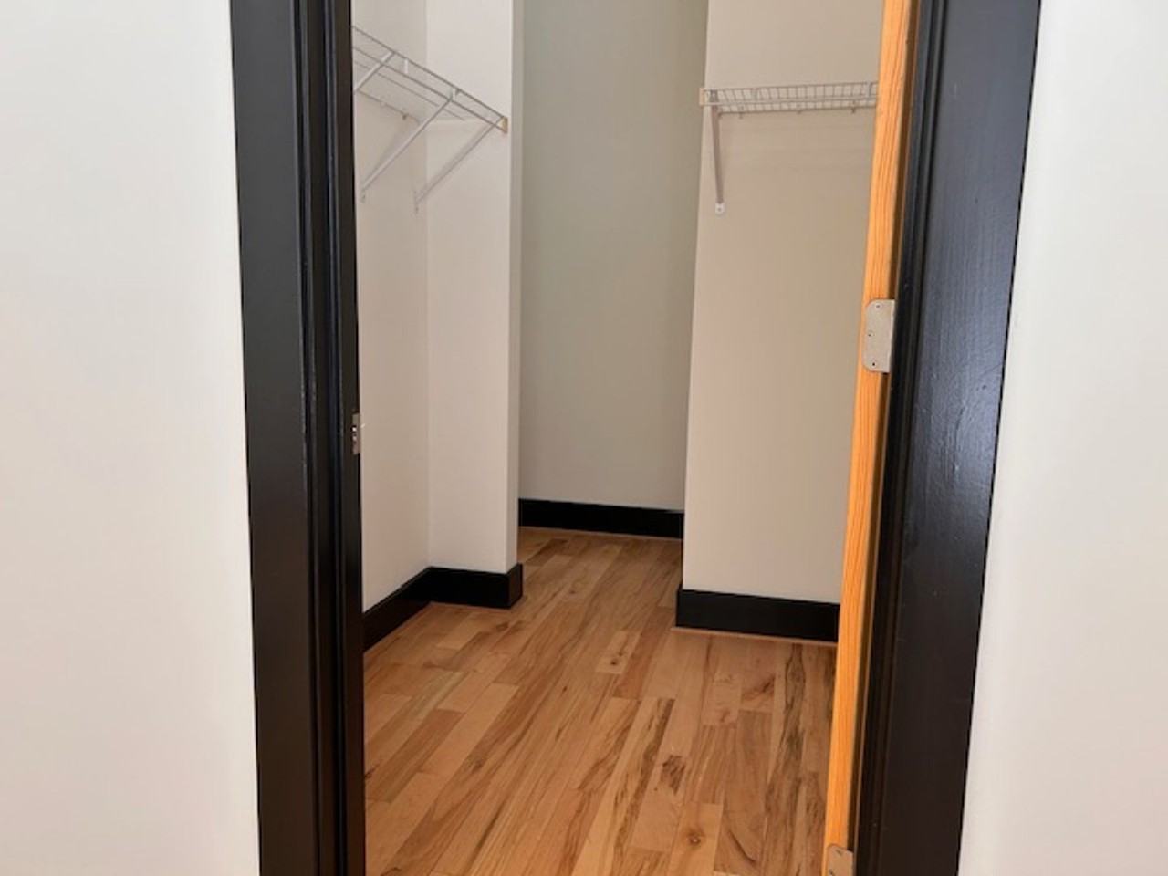 205 E. Broad Street - Photo 5 of 13