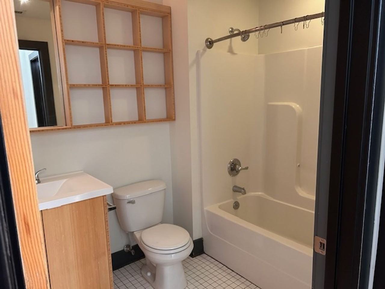 205 E. Broad Street - Photo 6 of 13