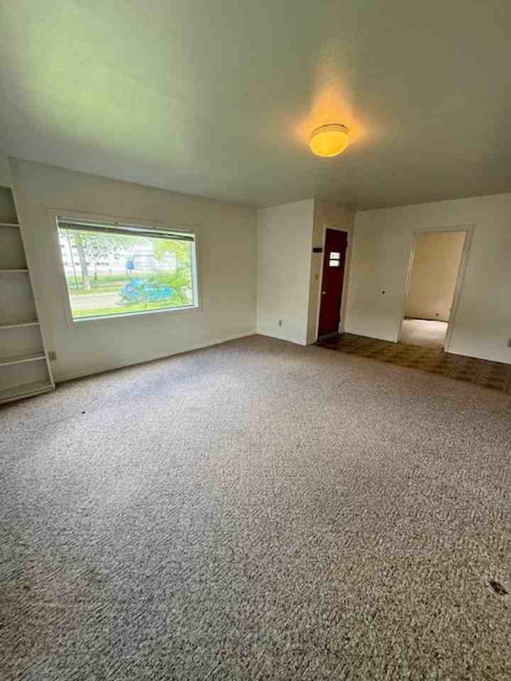 609 S 9th Ave - Photo 5 of 30