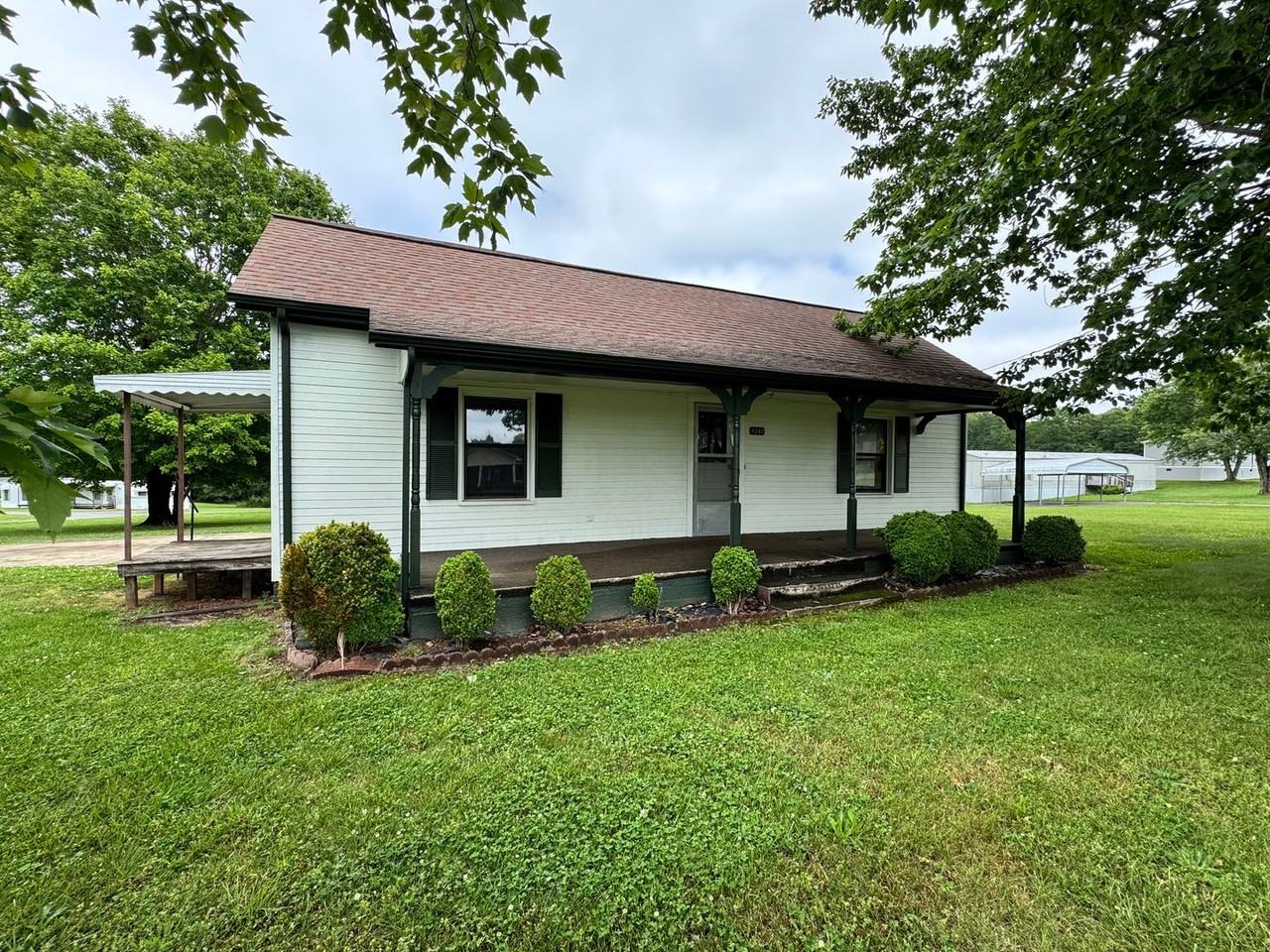 1241 Long Branch Rd - Photo 3 of 32