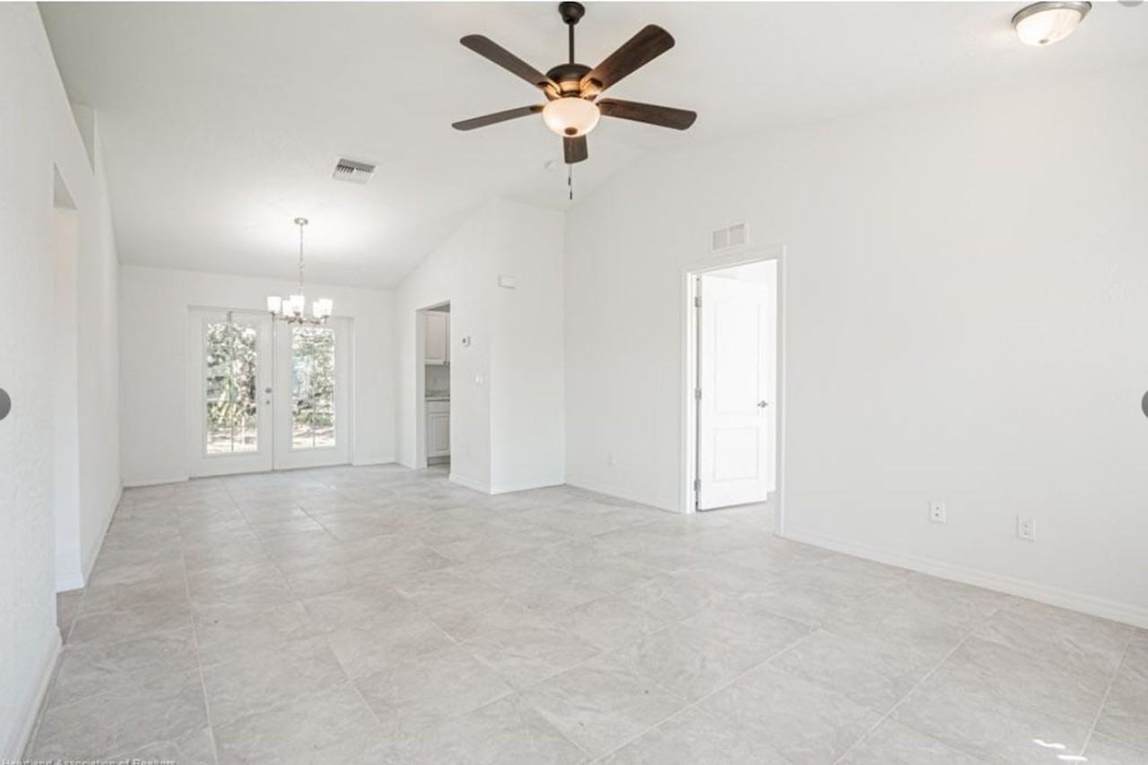 443 Gloria Blvd - Photo 4 of 11
