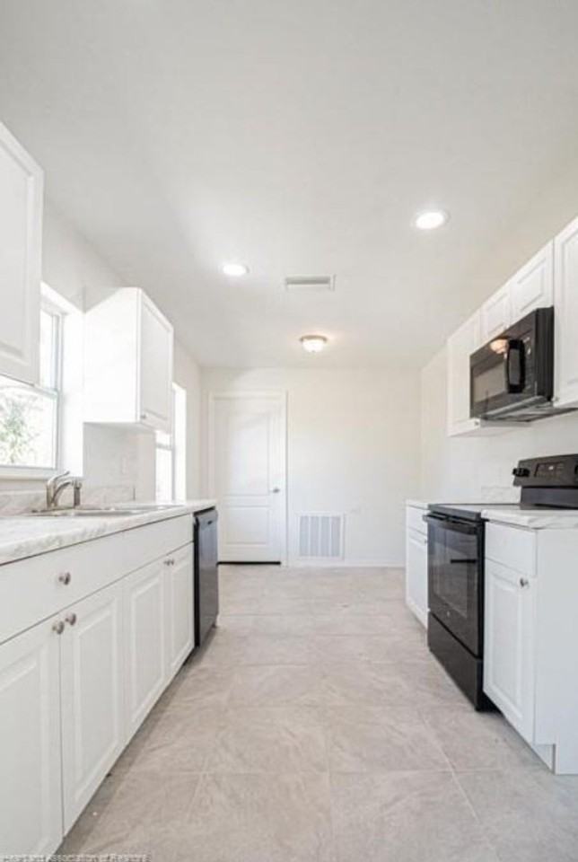 443 Gloria Blvd - Photo 7 of 11