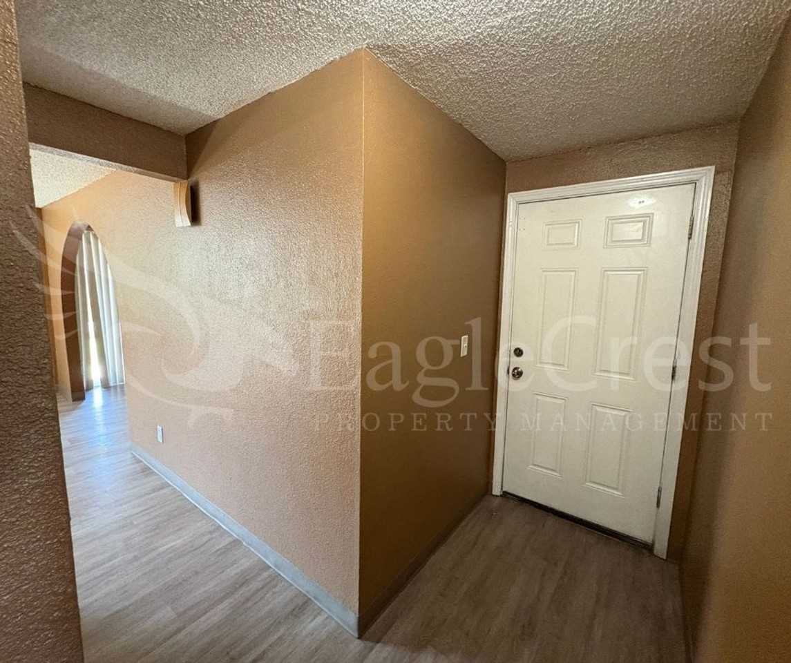 Dogwood Apartments - Photo 4 of 26