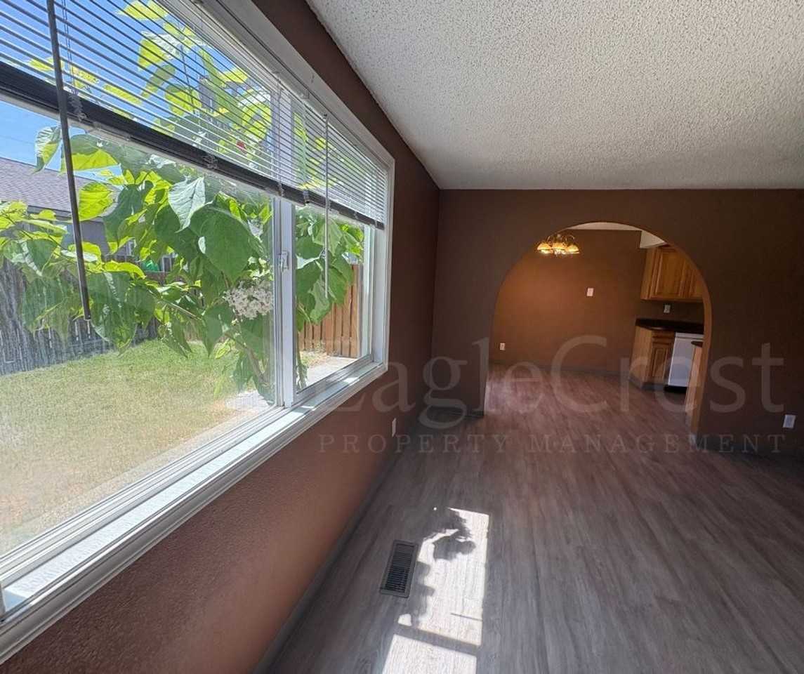 Dogwood Apartments - Photo 7 of 26