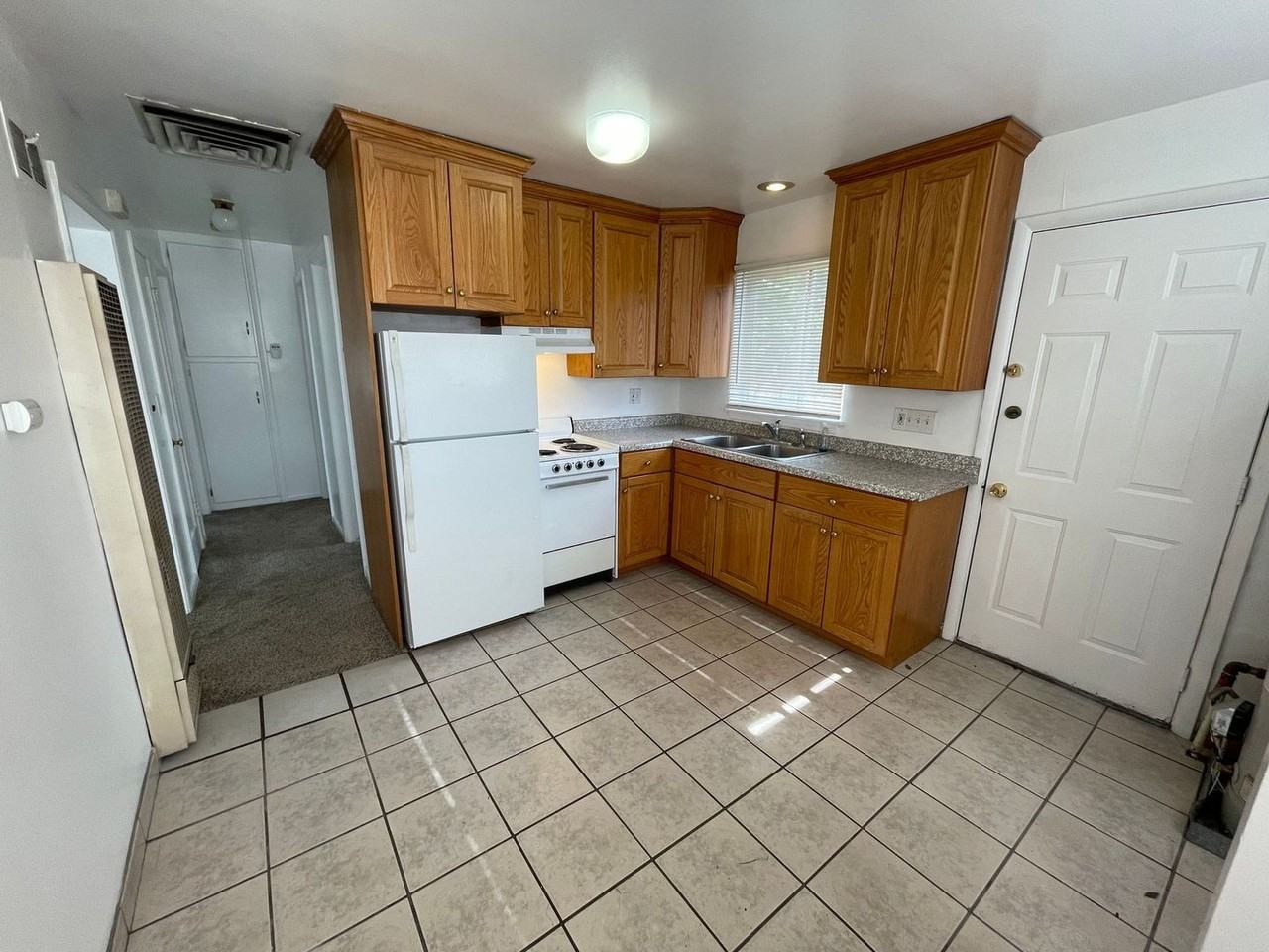 34 W Russett Ave #A - Photo 4 of 12