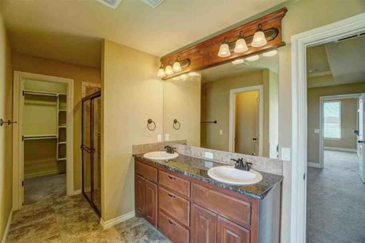 7904 Sw Powell Ct - Photo 3 of 26