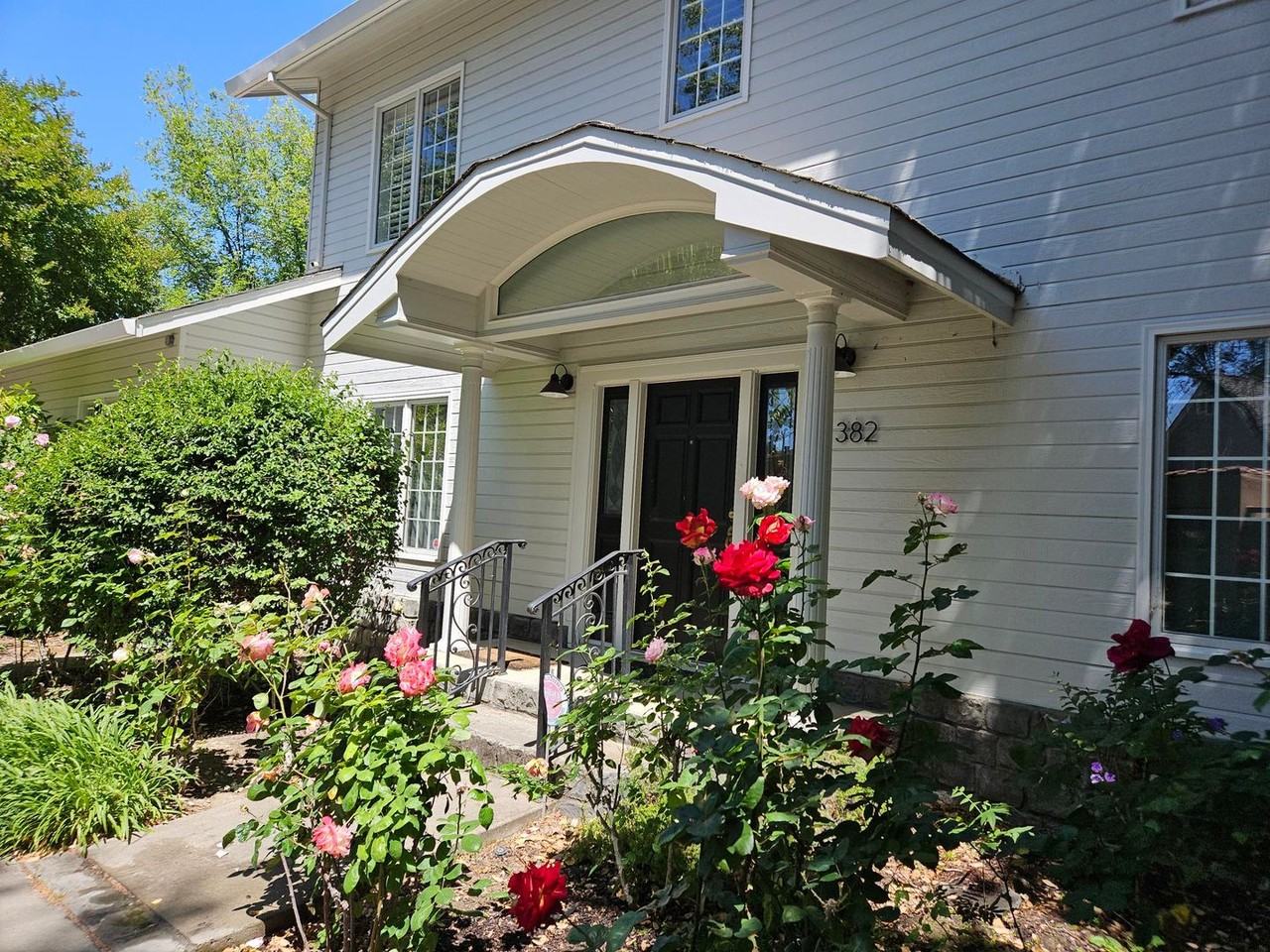 382 S 17th St - Photo 2 of 29