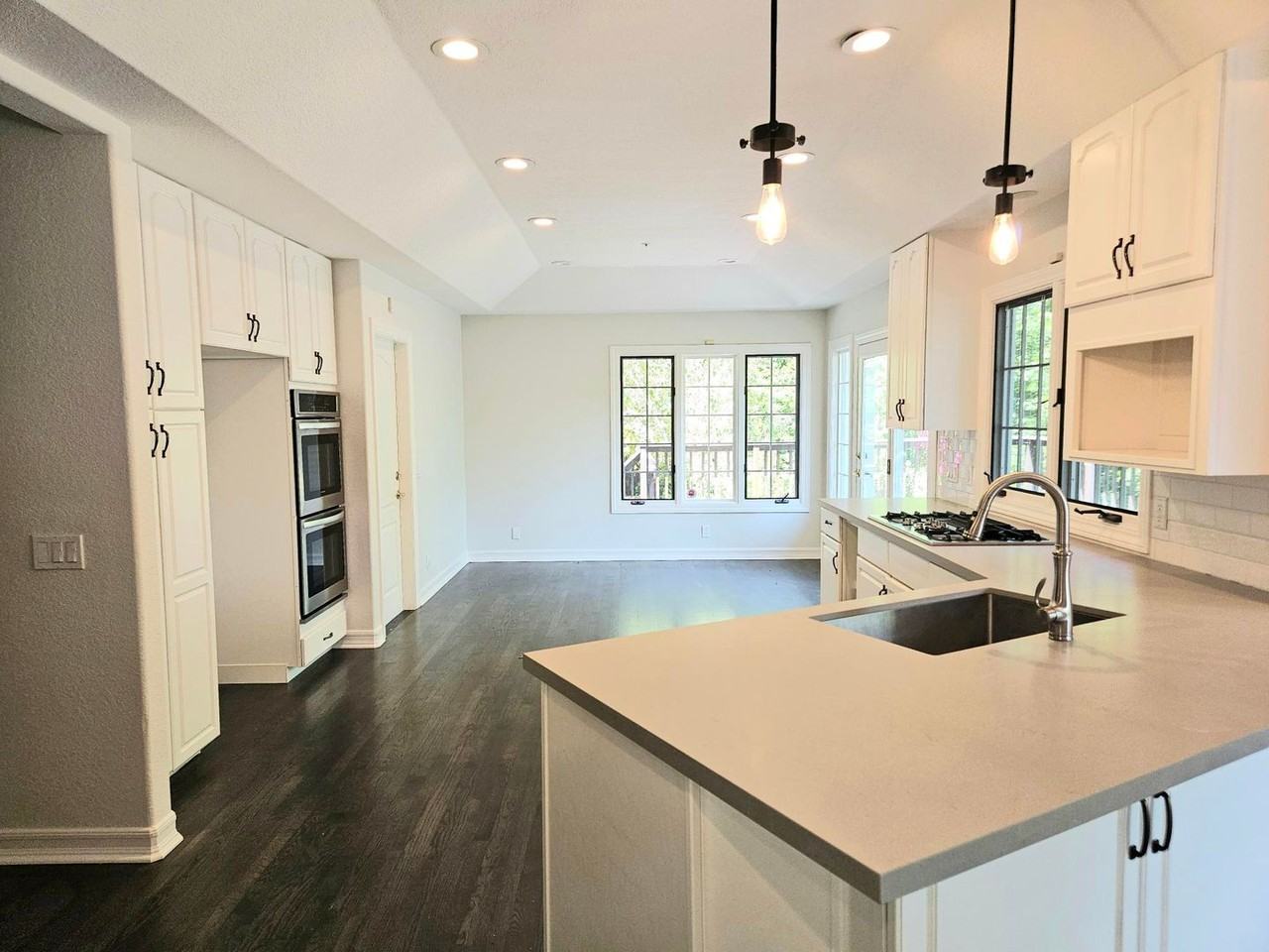 382 S 17th St - Photo 7 of 29