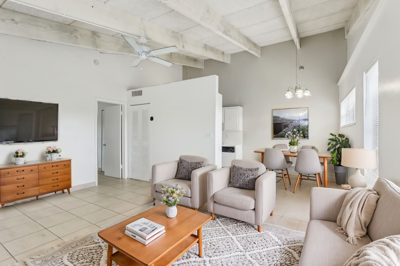 Azure Villas - Photo 3 of 36