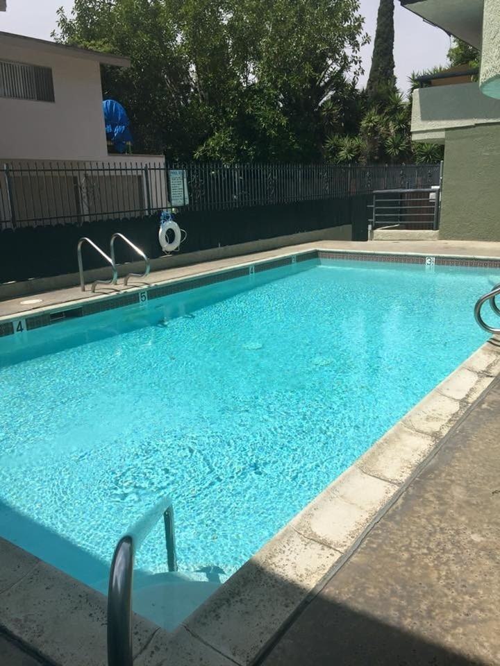 689 Temple Ave - Photo 2 of 2