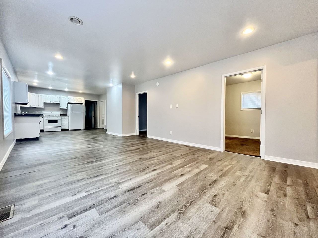 920 Emerson Ave - Photo 3 of 20