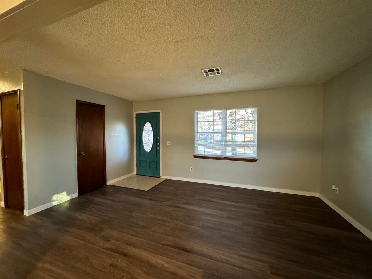 3308 Gwendolyn Ln - Photo 4 of 13