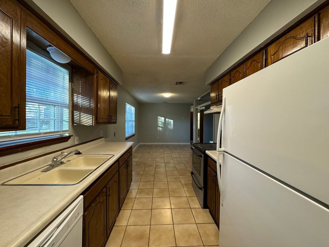 3308 Gwendolyn Ln - Photo 6 of 13