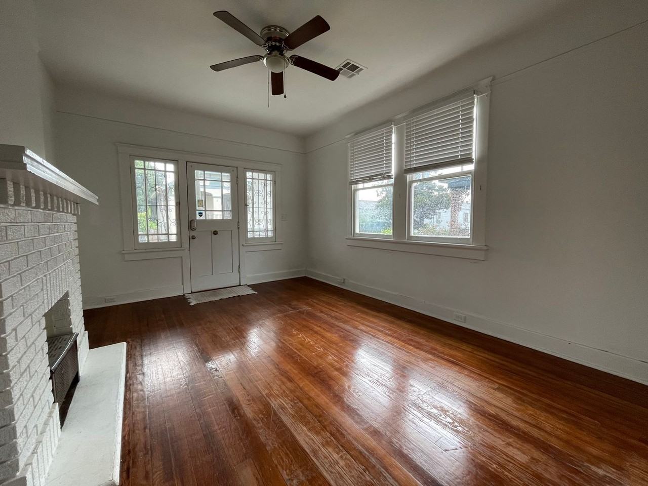 1613 1613 - 1615 Burdette Street - 1615 #1615 - Photo 3 of 7