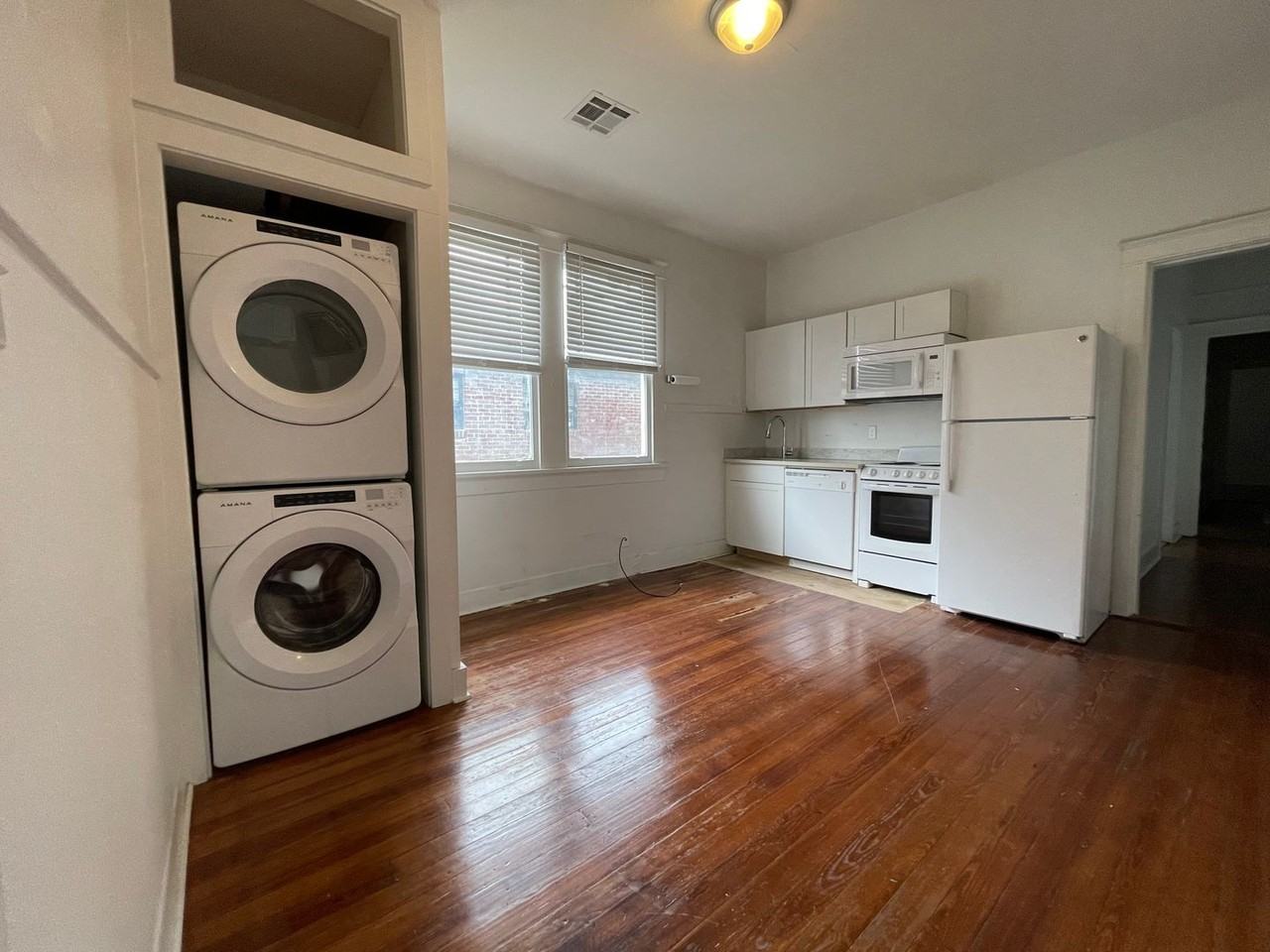 1613 1613 - 1615 Burdette Street - 1615 #1615 - Photo 4 of 7