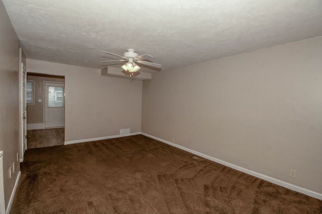 201 Davis - Photo 4 of 16