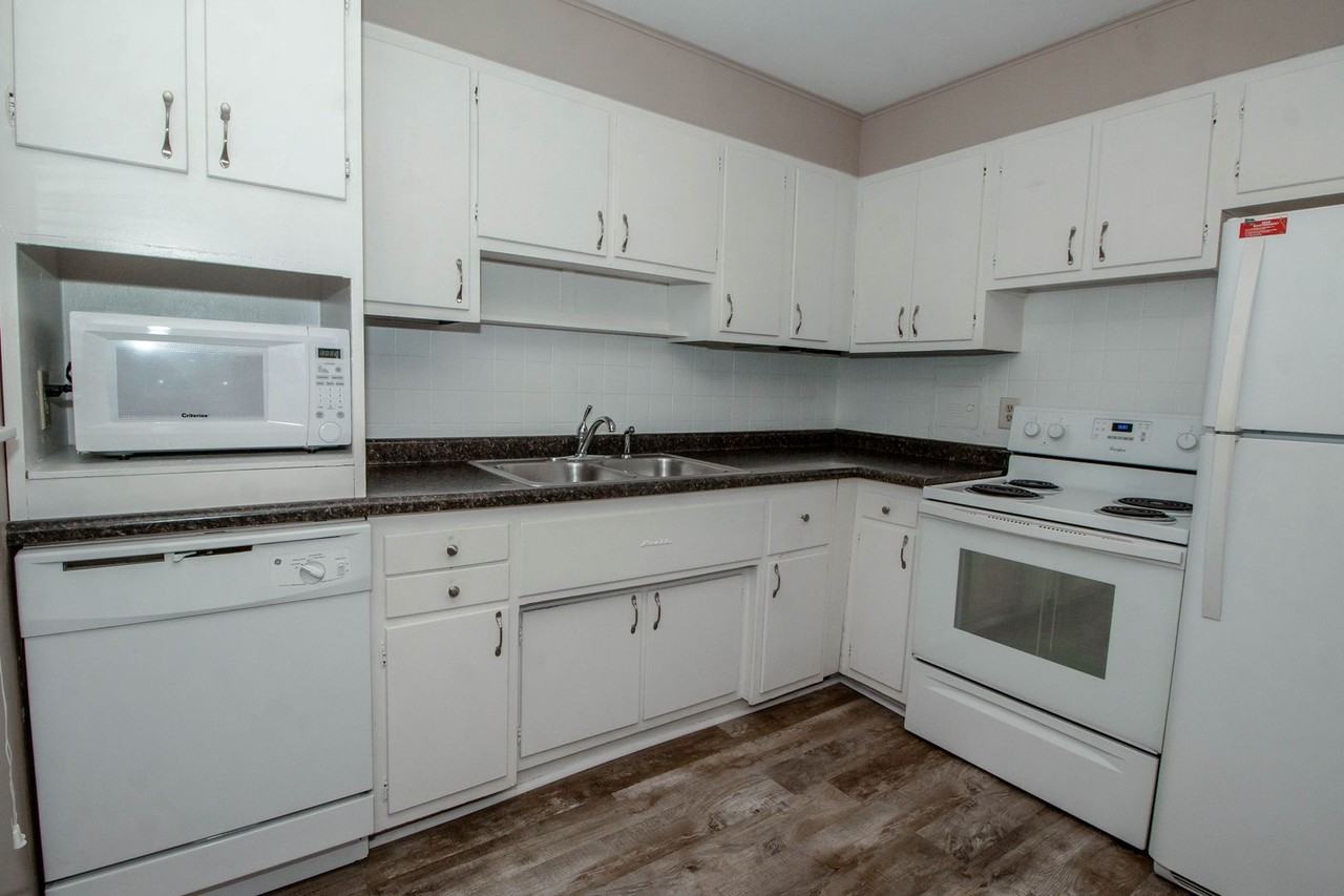 201 Davis - Photo 7 of 16