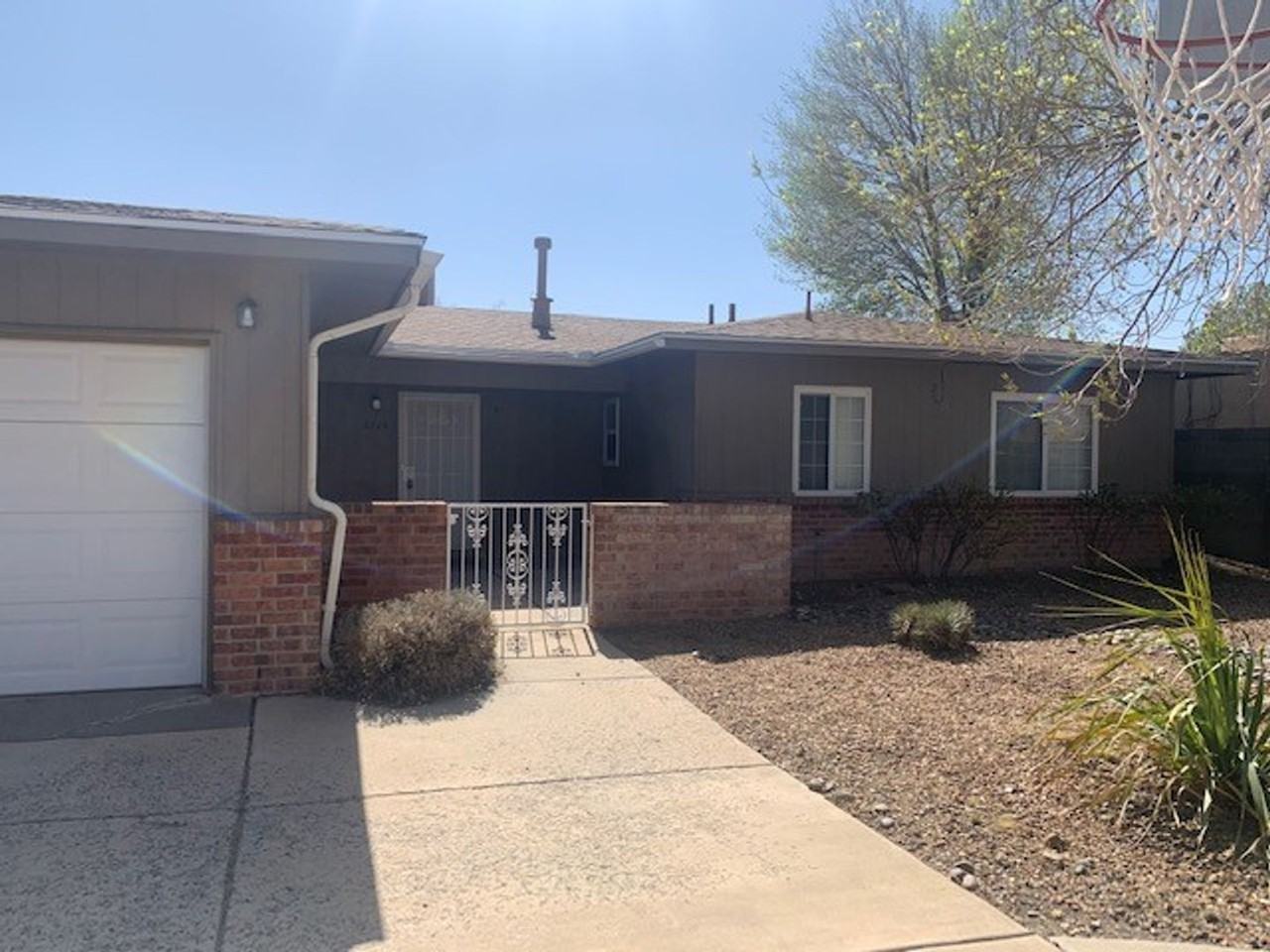 8724 Rough Rider Rd Ne - Photo 2 of 17