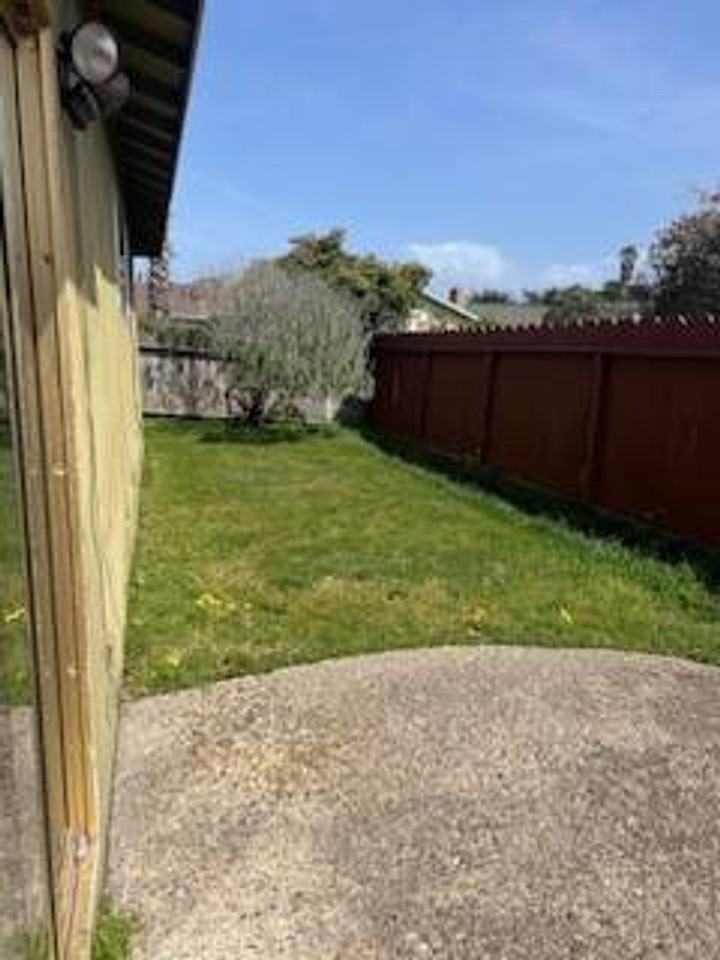 3184 Ninole Dr - Photo 3 of 4