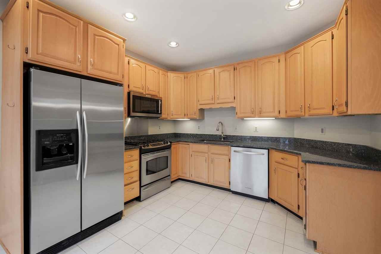 2171 Wolftrap Ct - Photo 4 of 32