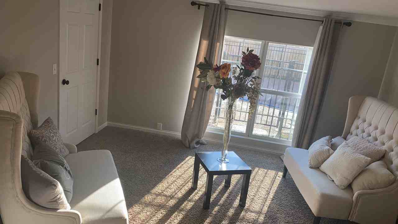 1314 Kingston Oaks - Photo 4 of 20