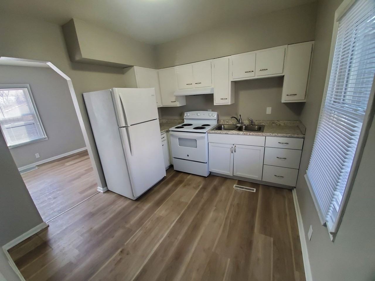 1404 E 25th St - Photo 3 of 13