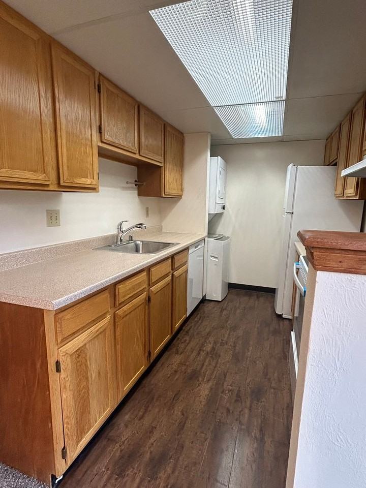 5043 Rainbow Harbour Cir - Photo 5 of 11