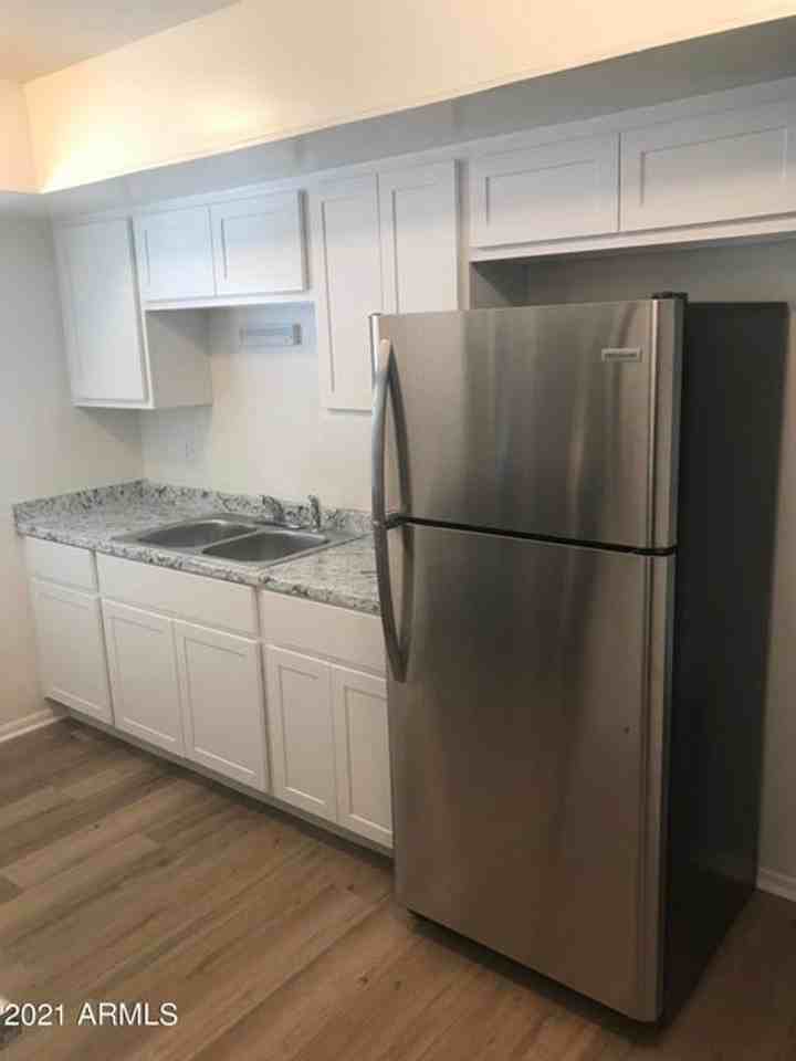 1005 E Alameda Dr - Photo 2 of 29