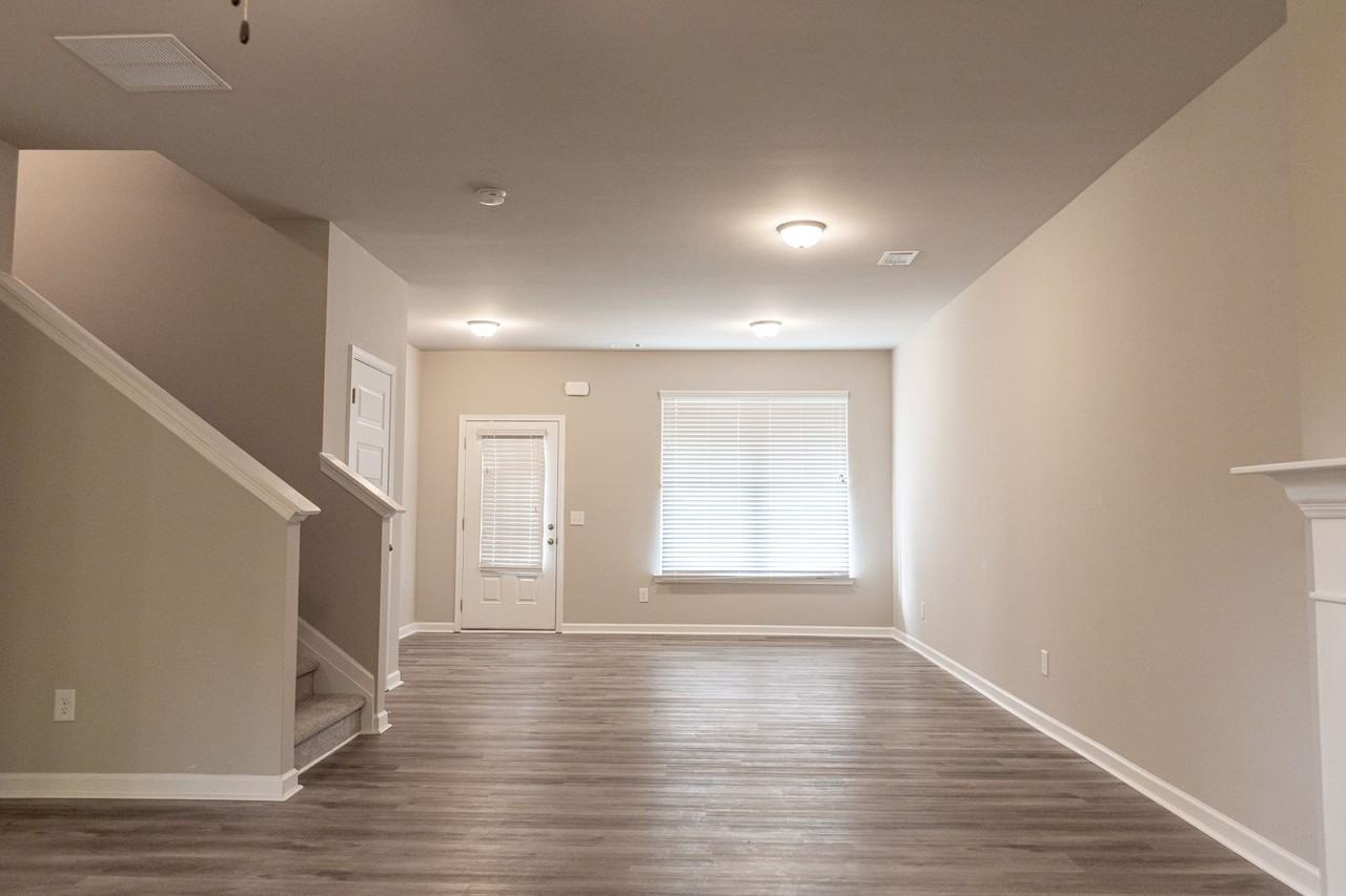 129 Mcginnis Cir - Photo 3 of 12